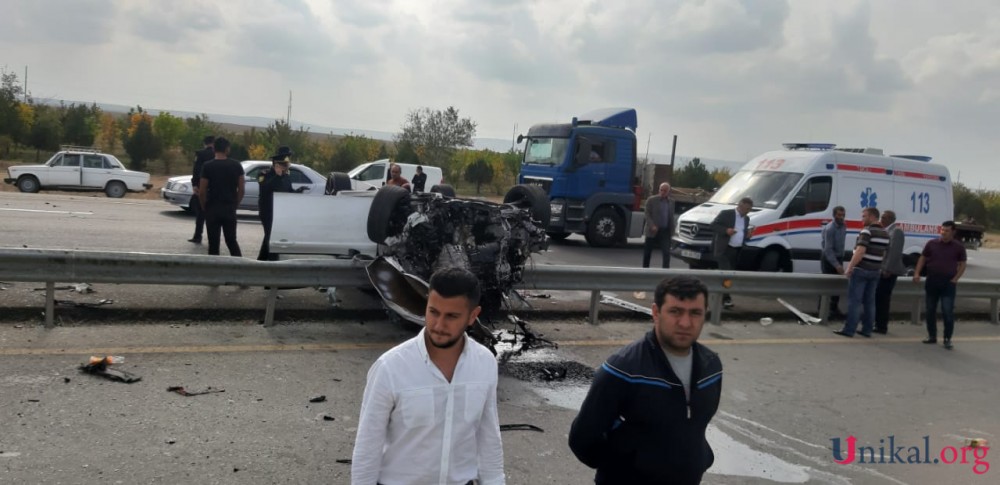 Hacıqabulda avtomobil aşdı - Ölən və yaralananlar var (Foto)
